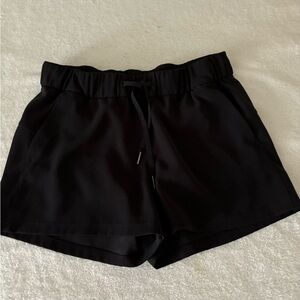 black lululemon golf shorts